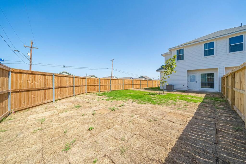 Gorgeous, Brand New 3 Bedrooms Home- Built 2024, Near Seaworld & Lackland Afb Сан-Антонио Экстерьер фото
